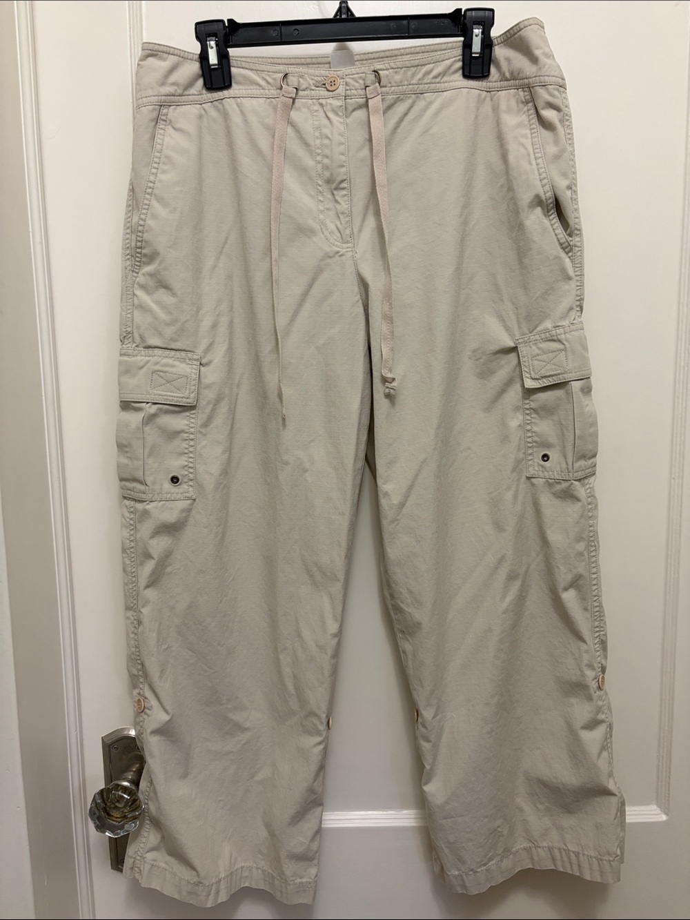 Jones New York Light Khaki Capris with Cargo Pockets